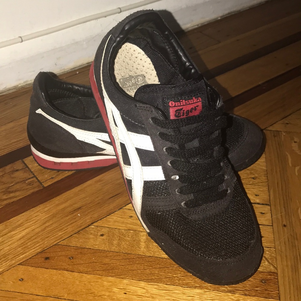 Sneakers - Picture 2 of 7